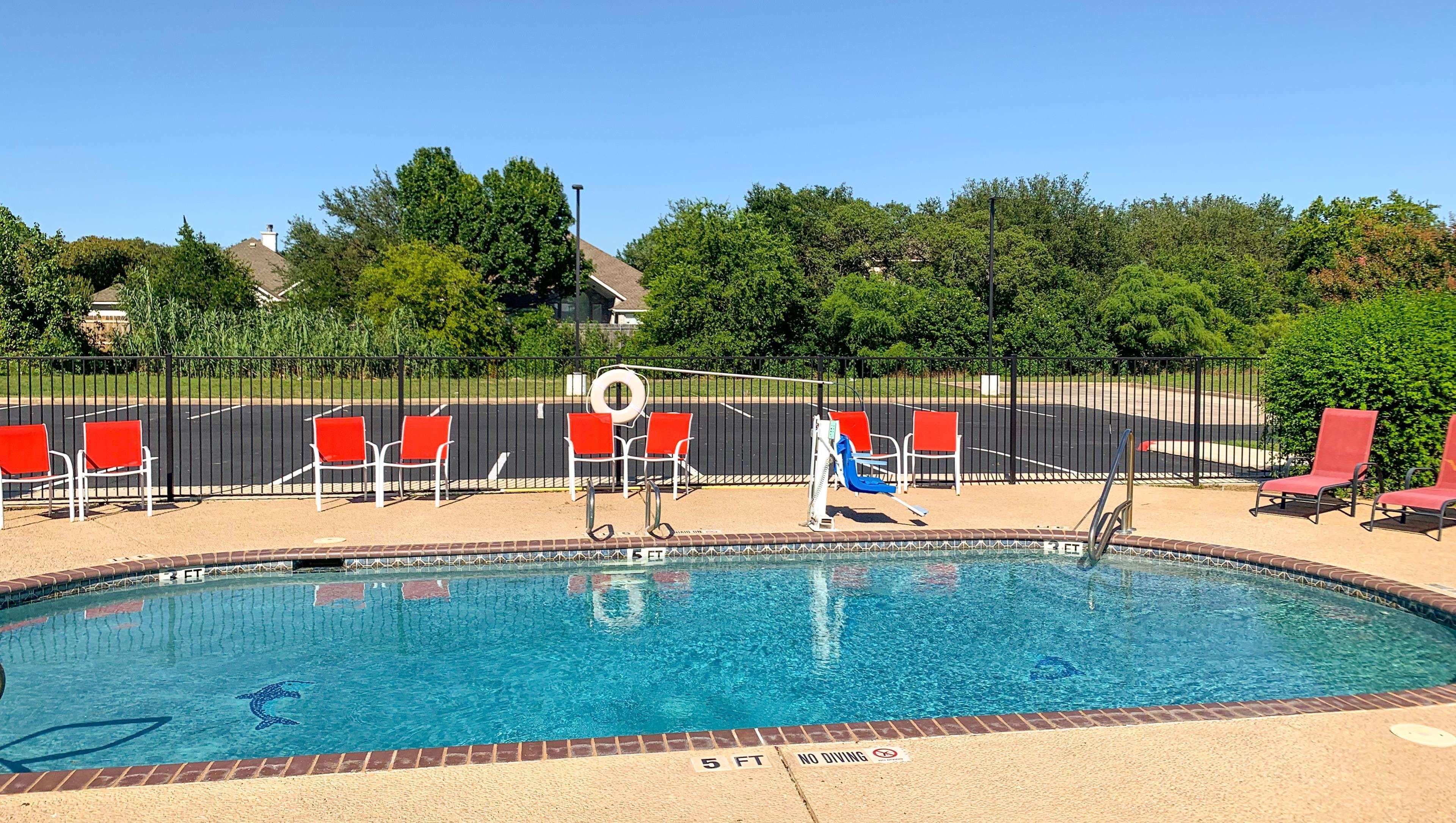 Quality Inn & Suites I-10 Near Fiesta Texas Сан Антонио Екстериор снимка