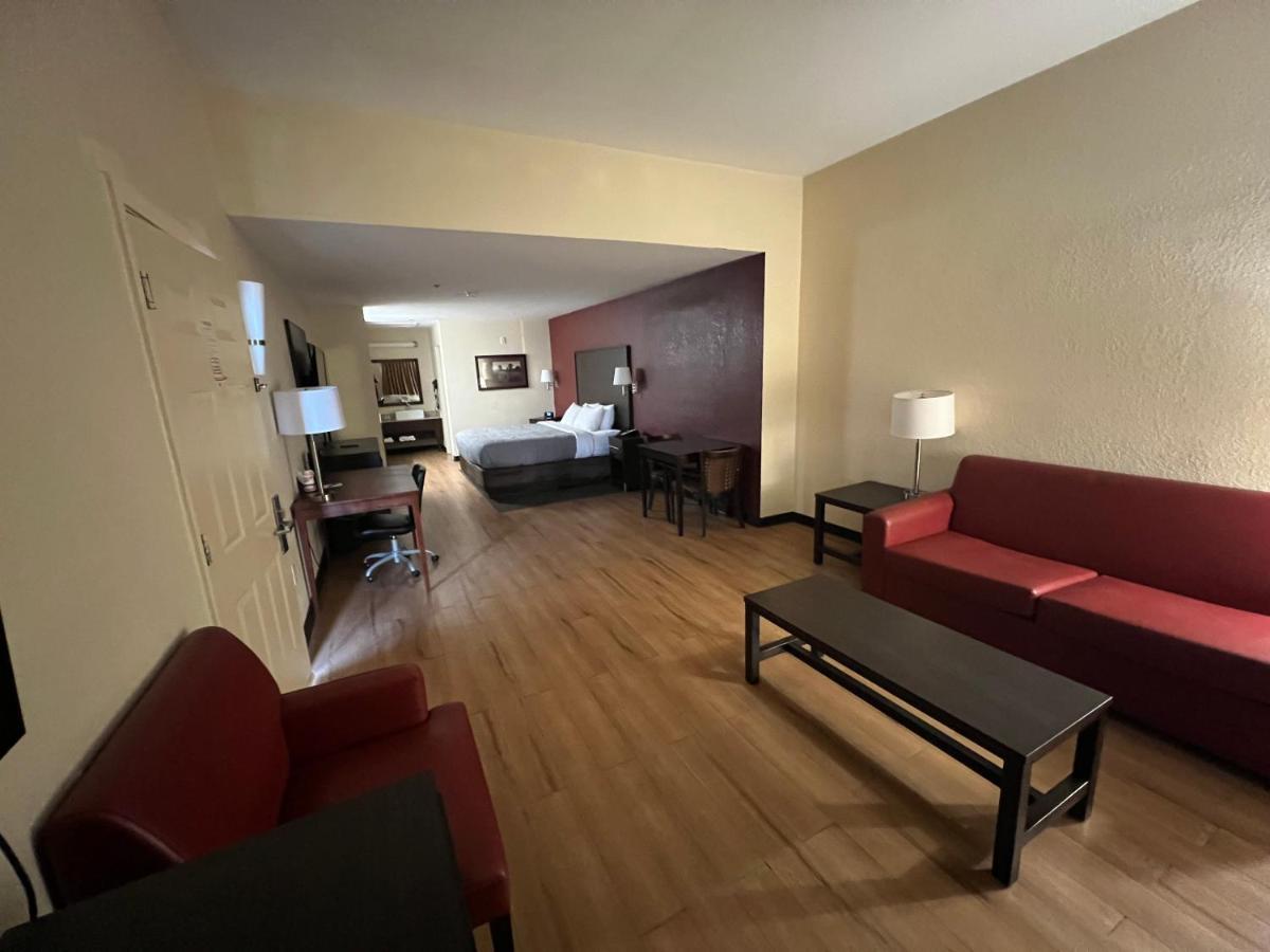 Quality Inn & Suites I-10 Near Fiesta Texas Сан Антонио Екстериор снимка