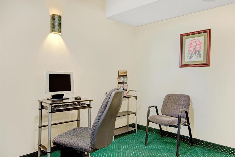Quality Inn & Suites I-10 Near Fiesta Texas Сан Антонио Екстериор снимка
